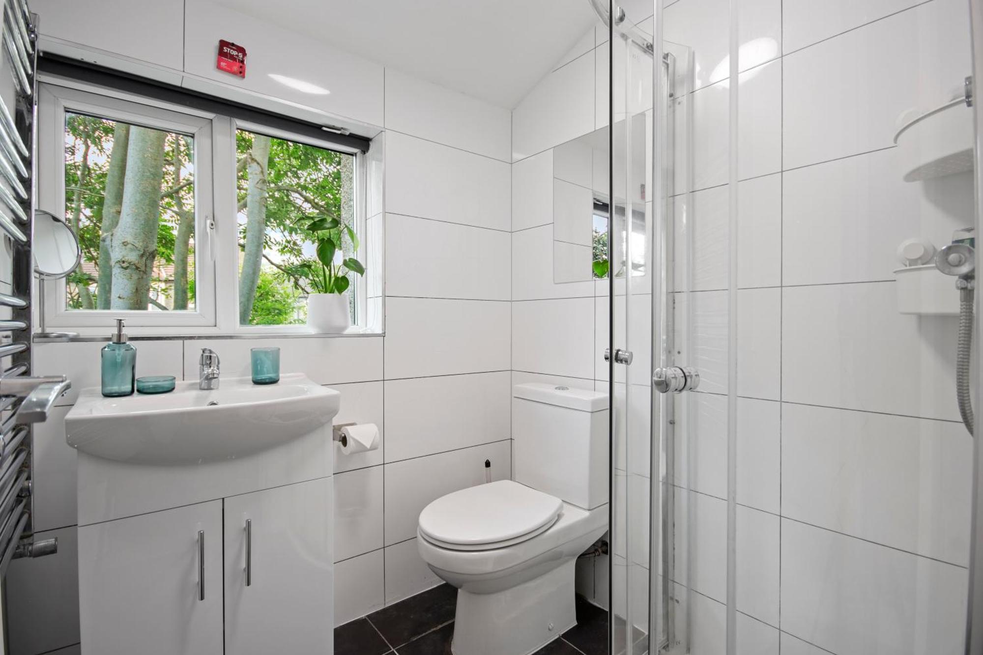 Modern 2 Bed East London Home By Rebby Properties Sleeps 5 Near Canning Town Station Eksteriør bilde